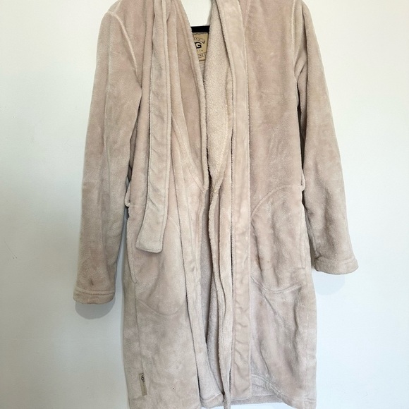 Ugg fleece Cozy Beige Robe size medium lounge